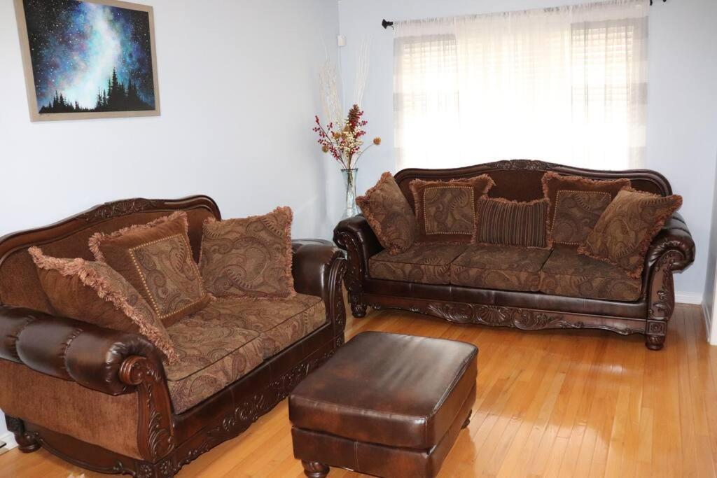 Entire 4 Bed Room Detached Residential Home 아약스 외부 사진