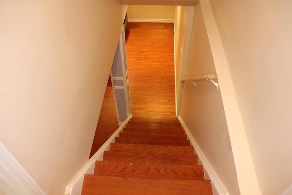 Entire 4 Bed Room Detached Residential Home 아약스 외부 사진